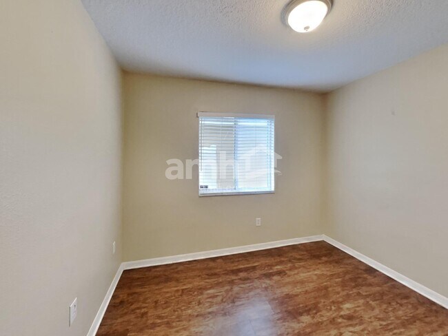 Building Photo - 4338 Country Hills Blvd