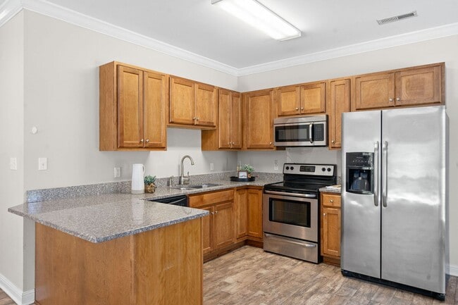 Building Photo - Cute Duplex in the Heart of Pembroke !!