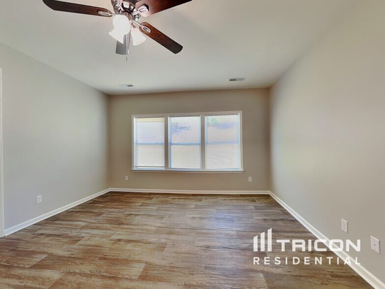 Building Photo - 4664 Wesmar Dr