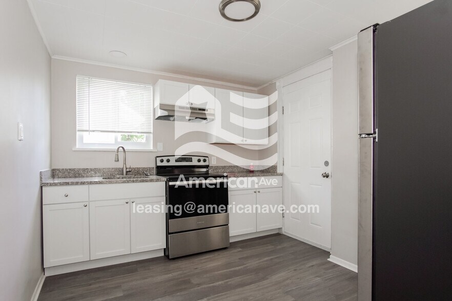 Building Photo - 1410 Linden St