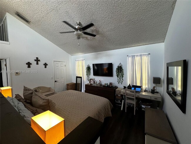 Building Photo - 3971 Coral Springs Dr