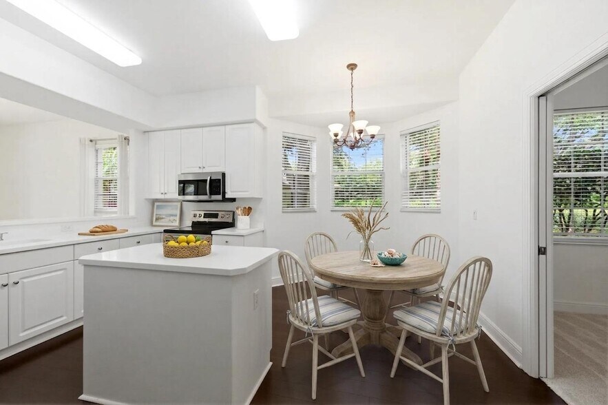 Building Photo - 658 Vintage Reserve Cir