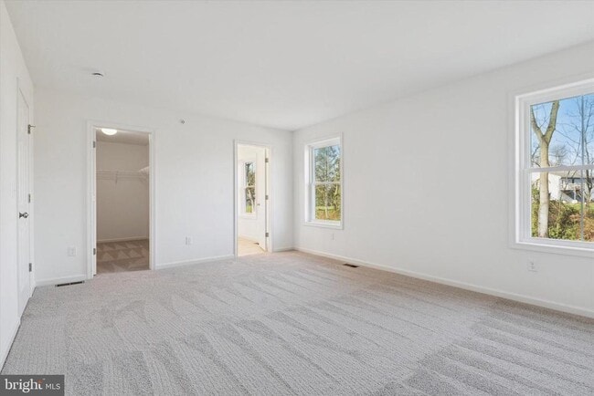 Building Photo - 148 SILVERSMITH Rd