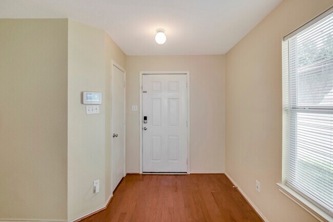 Building Photo - 18231 Valebluff Ln