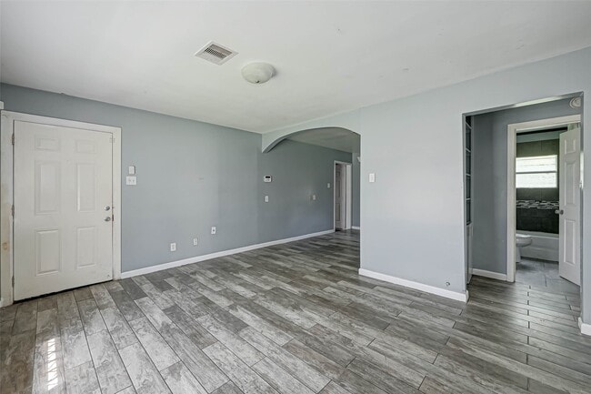 Building Photo - 4821 Alvin St