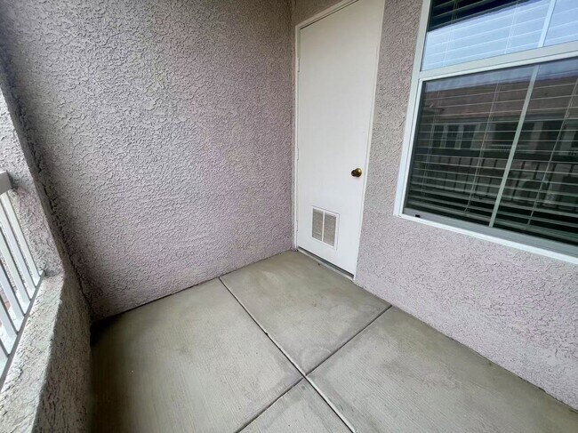 Building Photo - 9975 Peace Way