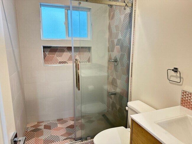 Building Photo - 1464