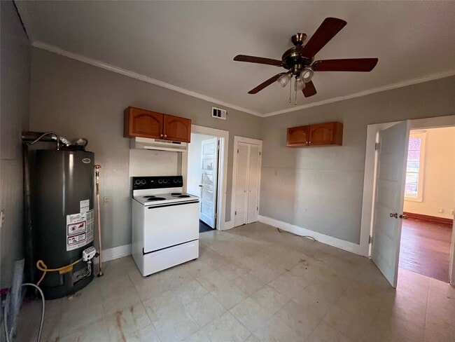 Building Photo - 621 Harrison Ln