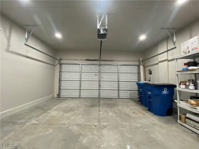 Building Photo - 7956 Skyline View Ct