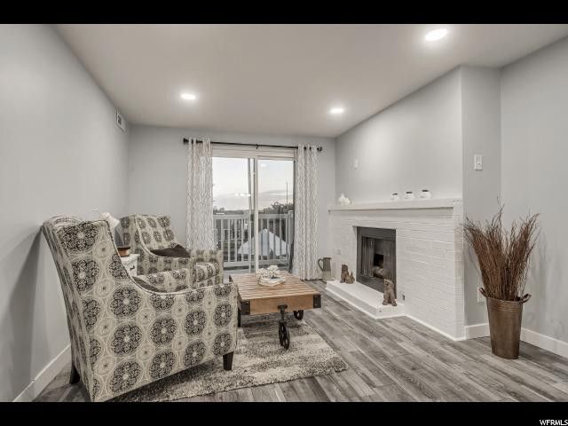 Building Photo - 5660 Meadow Ln