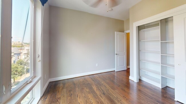 Building Photo - Stunning Three Bedroom Penthouse Condo W/Three Private Outdoor Spaces & Parking Included!