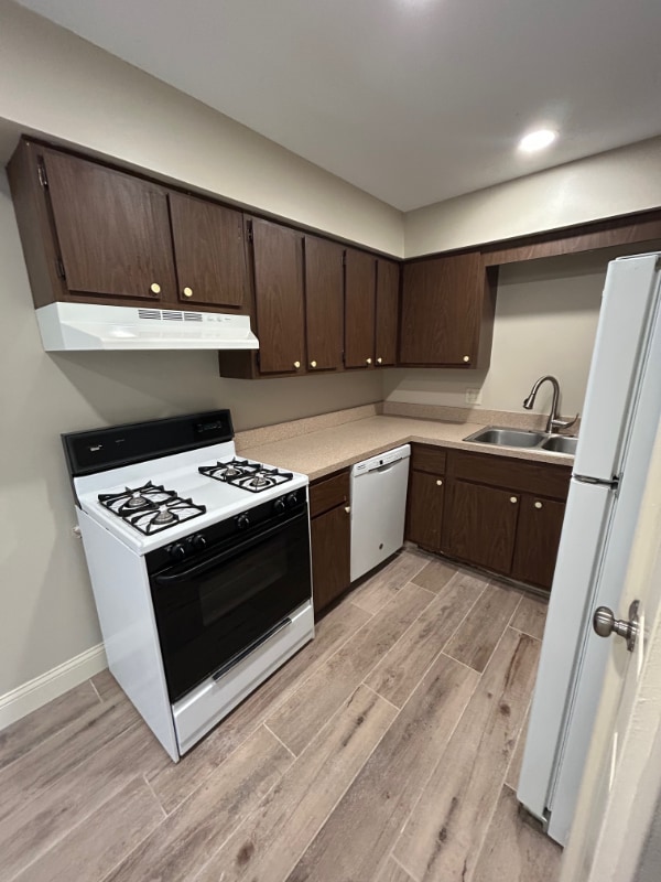 Building Photo - 7100 Van Dorn St