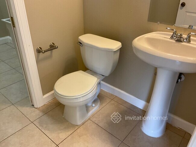 Building Photo - 2623 S Biscayne Dr