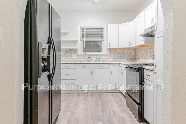 Building Photo - 1420 NW 22nd St