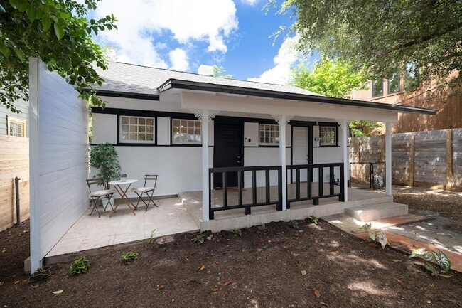 Building Photo - 2503 Gonzales St