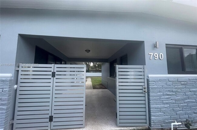 Building Photo - 790 NE 122nd St