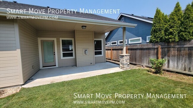 Building Photo - 9445 W Woodland Ln