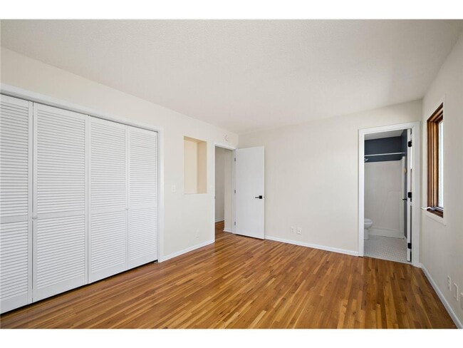 Building Photo - 953 Redwood Dr