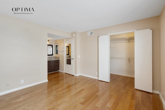 Building Photo - 18411 Hatteras St