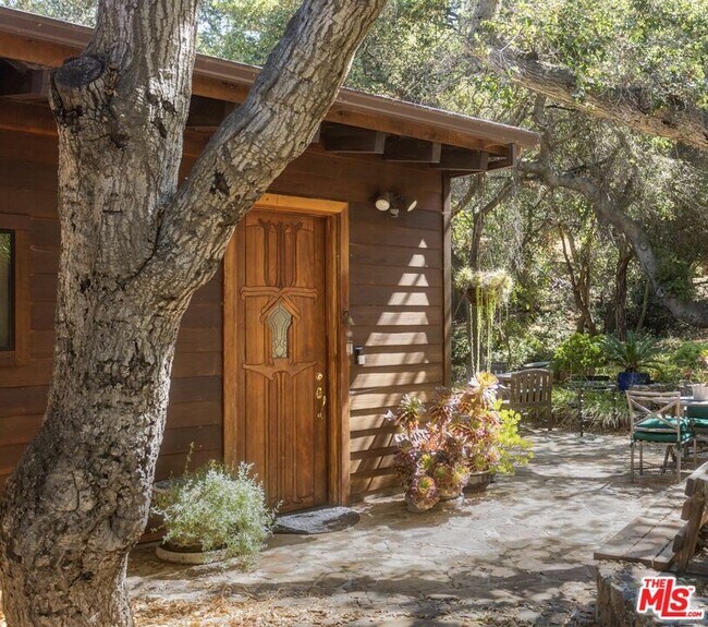 Building Photo - 21421 Encina Rd