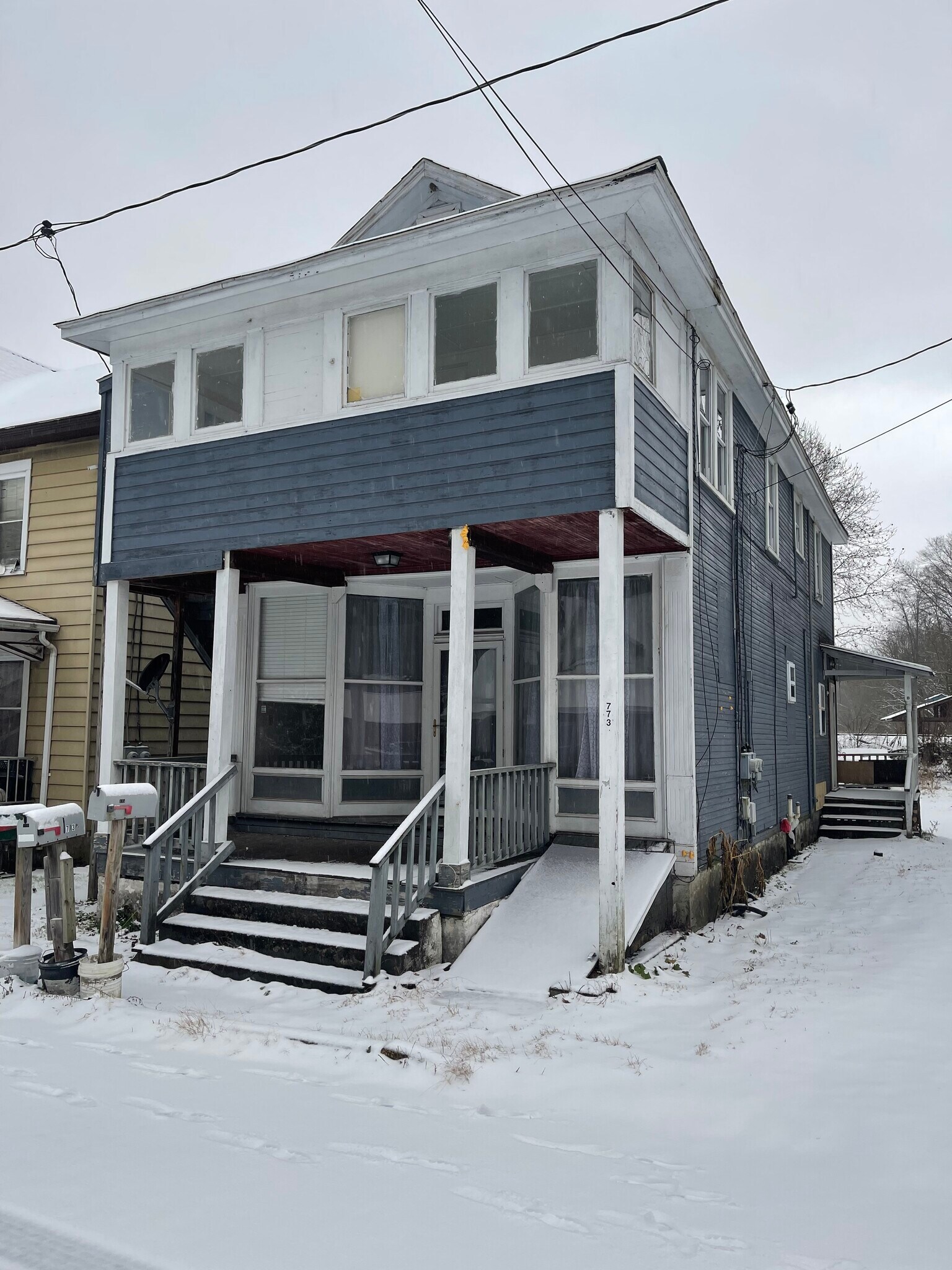 Building Photo - 773 Bedford St