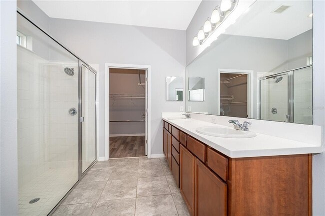 Building Photo - 902 Grand Hilltop Dr