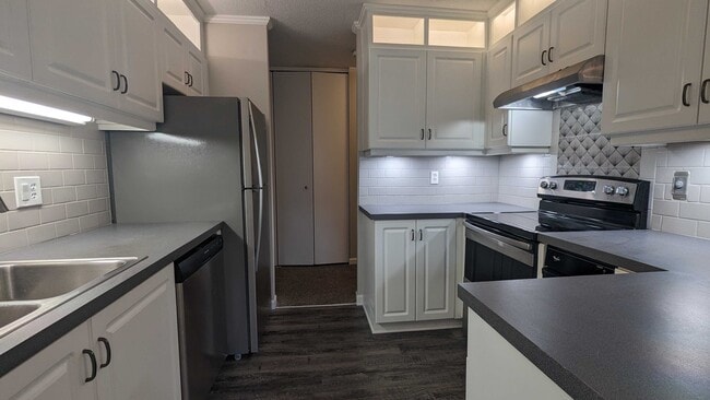 Building Photo - 2525 Main St