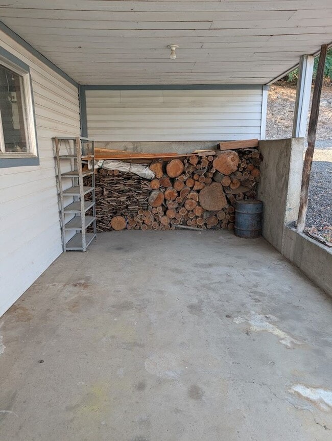 Building Photo - Spacious Horse Property on Thunderhill Roa...
