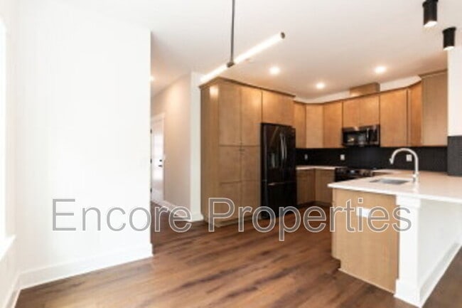 Building Photo - 1406 Gearwood Ave
