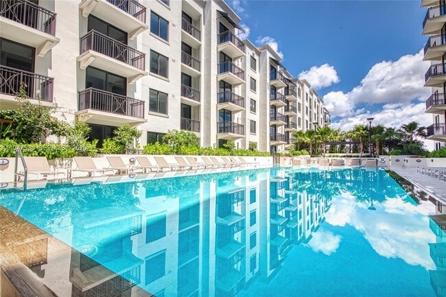 Building Photo - 301 Altara Ave