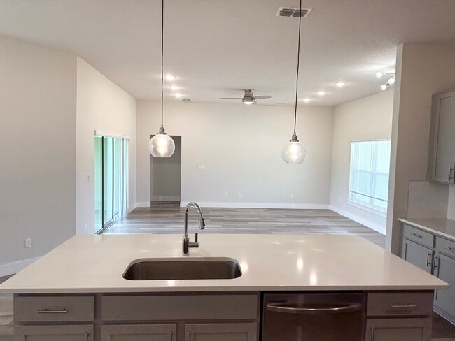 Building Photo - 6 Slate Wood Ct