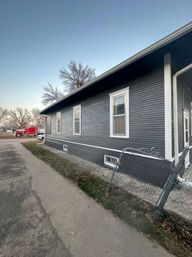 Building Photo - Cute 3 Bedroom 1 Bath Home