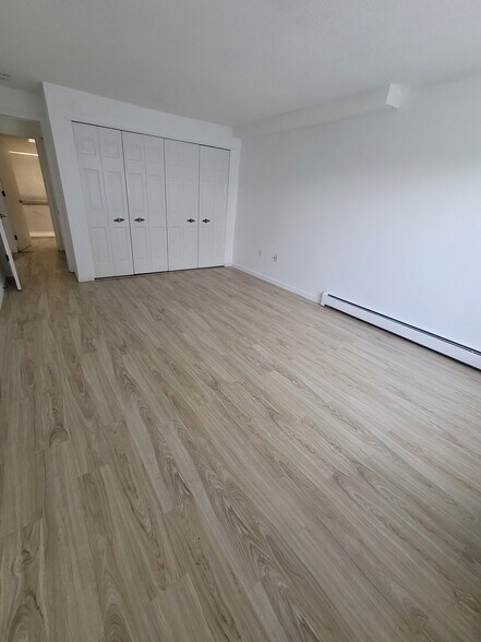 Building Photo - 17 Stony Brook Dr