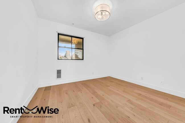 Building Photo - 1776 Sacramento St