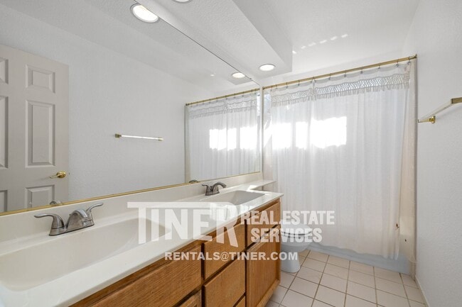 Building Photo - 180 Briggs Ranch Dr