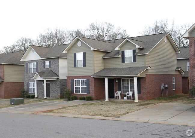 Primary Photo - The Pointe at Bayhill