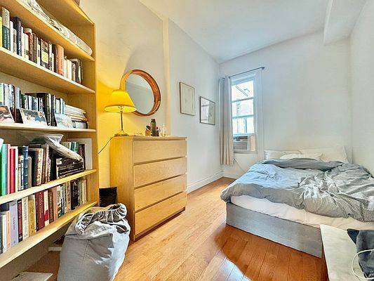 Primary Photo - 421 Franklin Ave