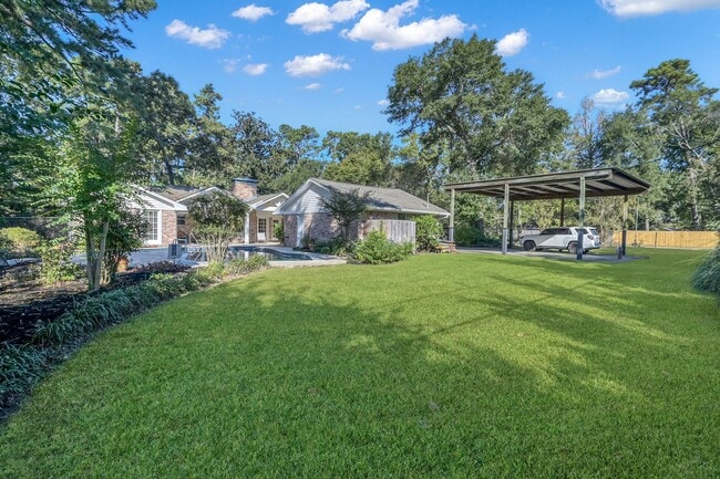 Building Photo - 26926 Maplewood Dr