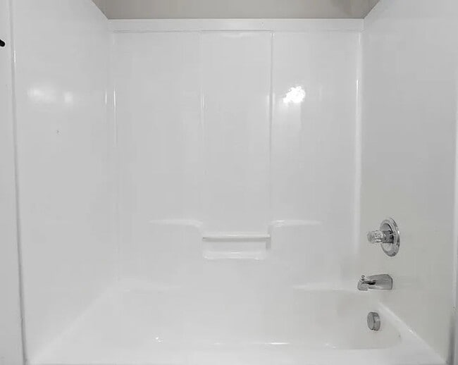 Building Photo - 3 Bedroom House in Flagmarsh Hills