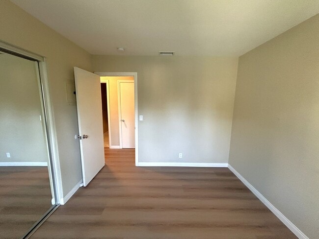 Building Photo - W MISSION BLVD UNIT 16 ONTARIO 91762 (2 BED / 2 BATH)