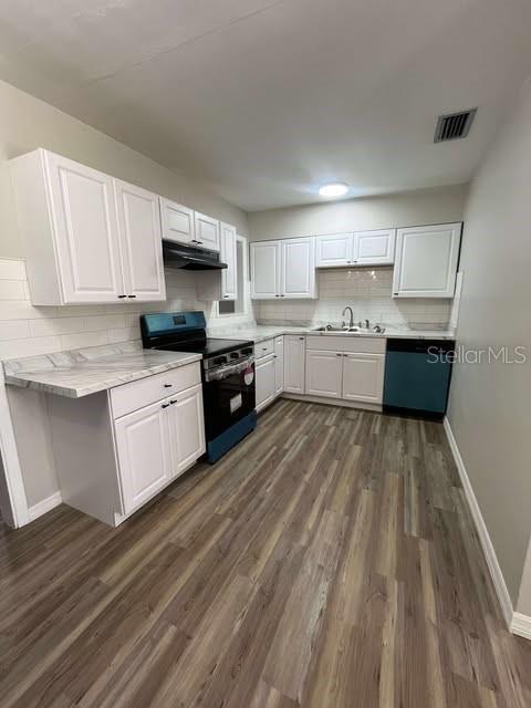 Building Photo - 215 W Valencia St