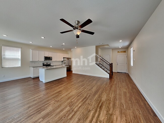 Building Photo - 9260 S Park St