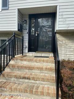 Building Photo - 427 Lake Ave