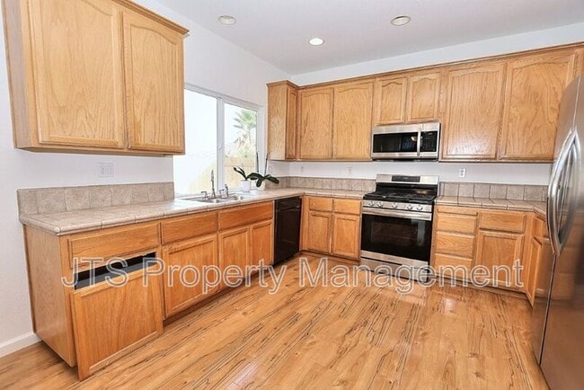 Building Photo - 3232 Balada Way