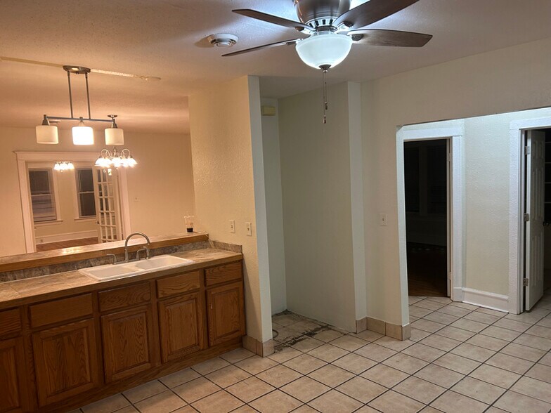 Building Photo - 748 N 34th St