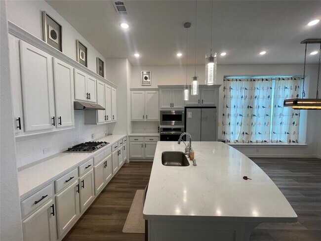 Building Photo - 3023 Dragonlet Ln