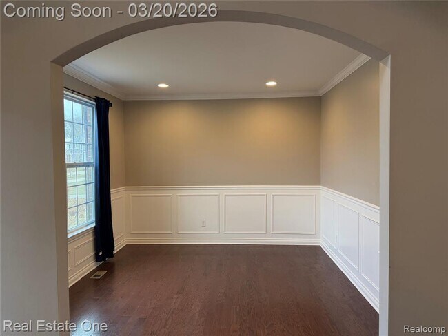 Building Photo - 58206 Sunflower Cir N