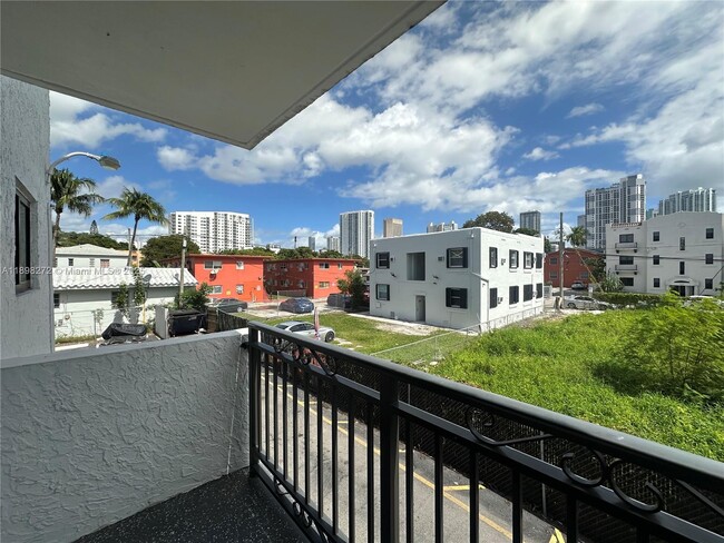 Building Photo - 529 SW 4th St