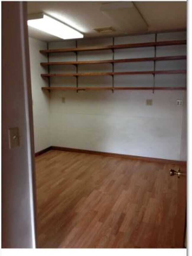 Building Photo - 1175 Mt Vernon Rd