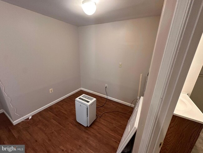 Building Photo - 2289 Potomac Rd